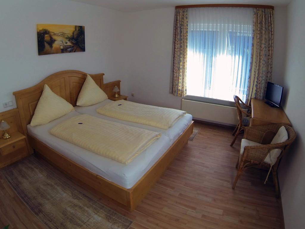 Hotel Haus Rameil Леннештадт Номер фото