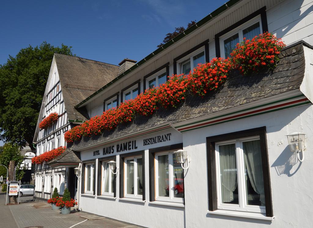 Hotel Haus Rameil Леннештадт Экстерьер фото